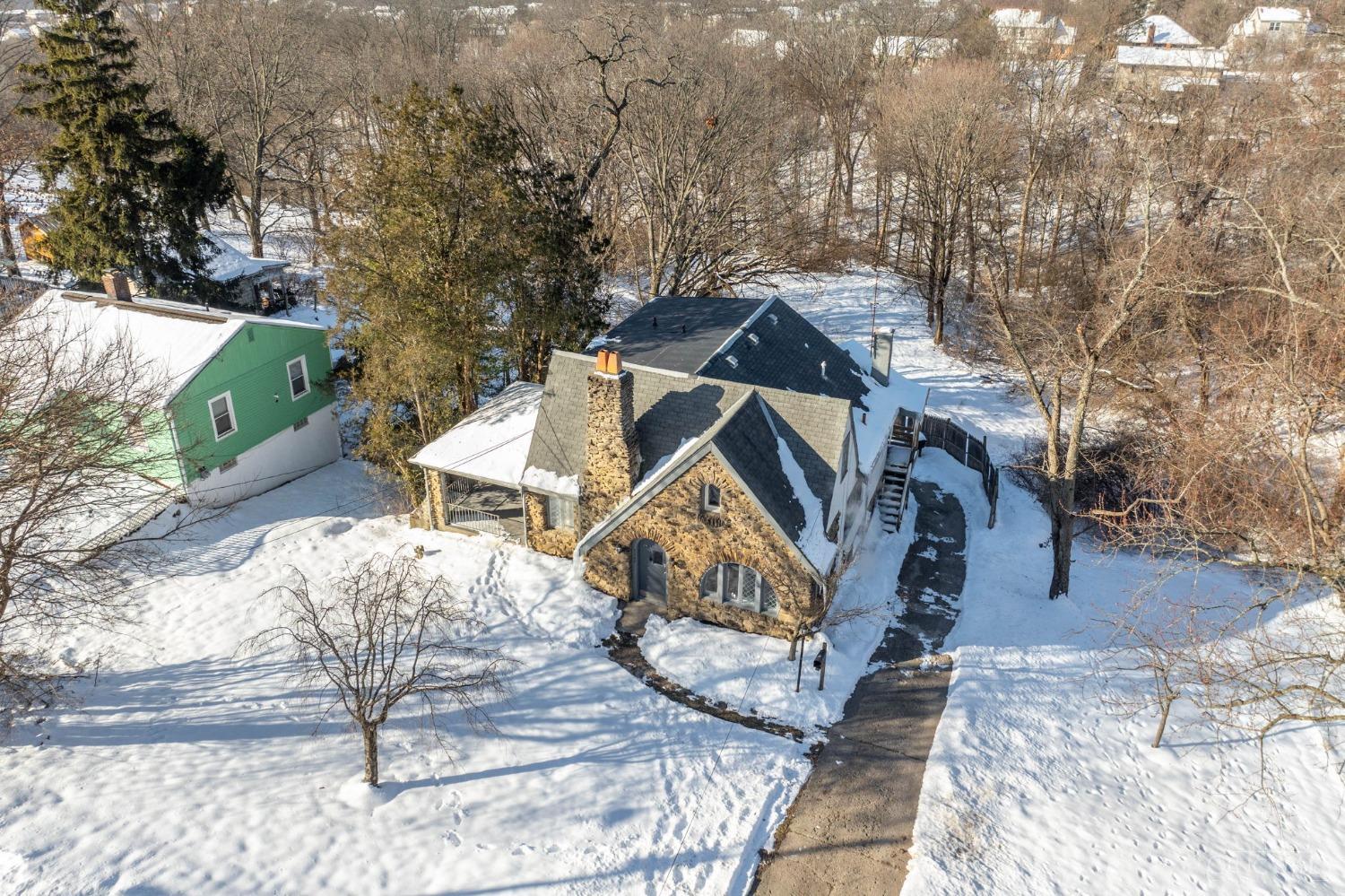5347 Fox Road Cincinnati, OH 45239 - Photo 3 of 35