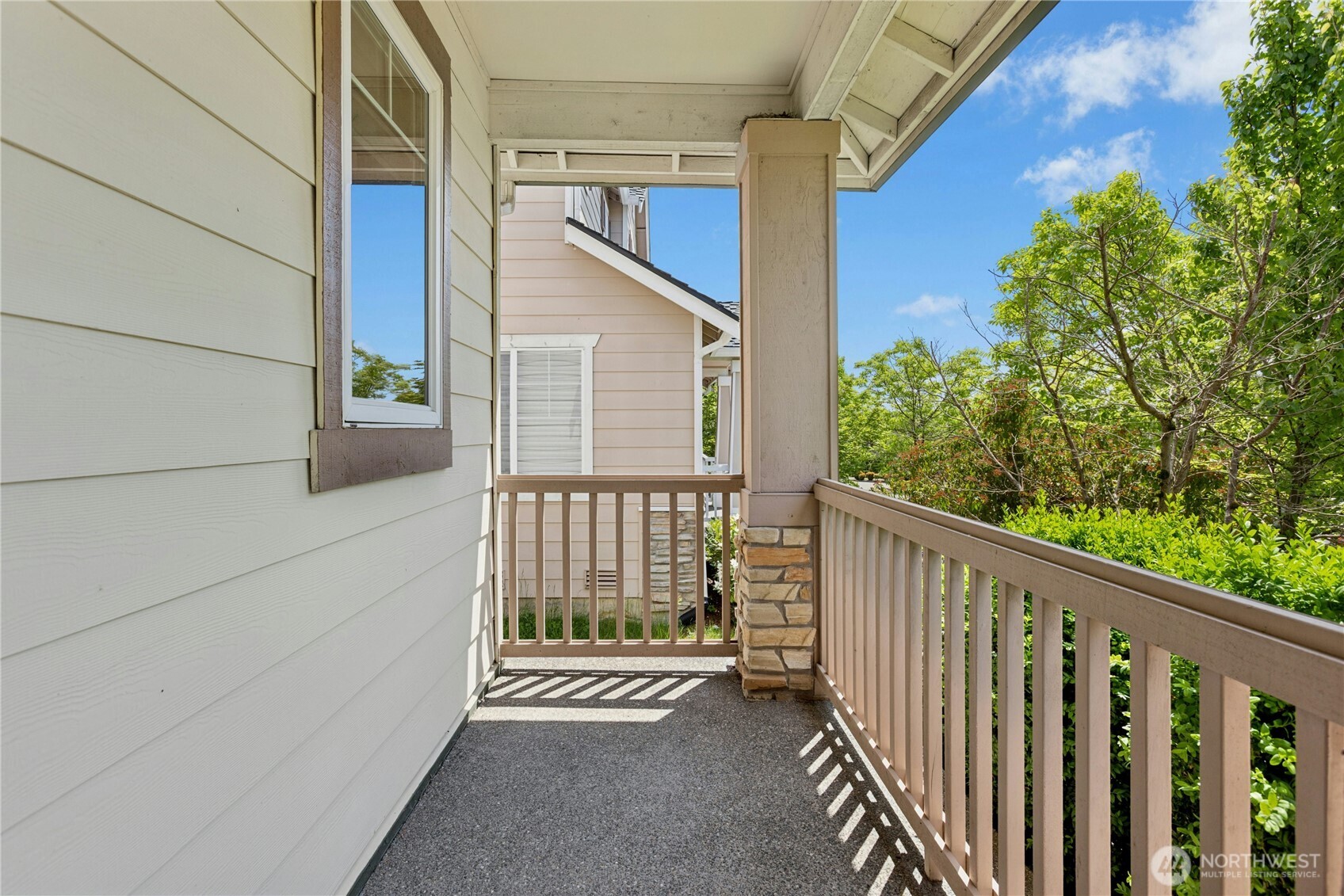 16918 Woodside Drive Southeast Renton, WA 98058 - Photo 6 of 32
