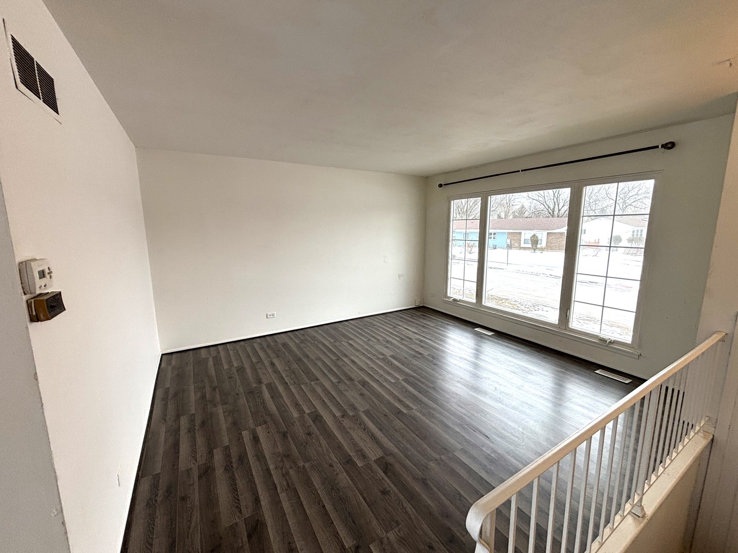 335 Shiloh Lane Elgin, IL 60120 - Photo 3 of 14