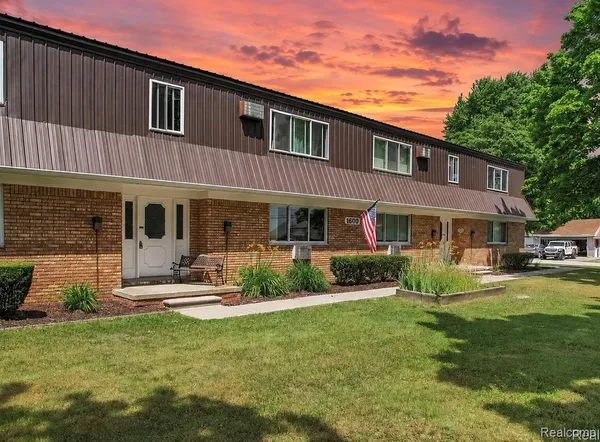 $90,000 | 1600 Oakland Avenue, Unit A3, St. Clair, MI 48079
