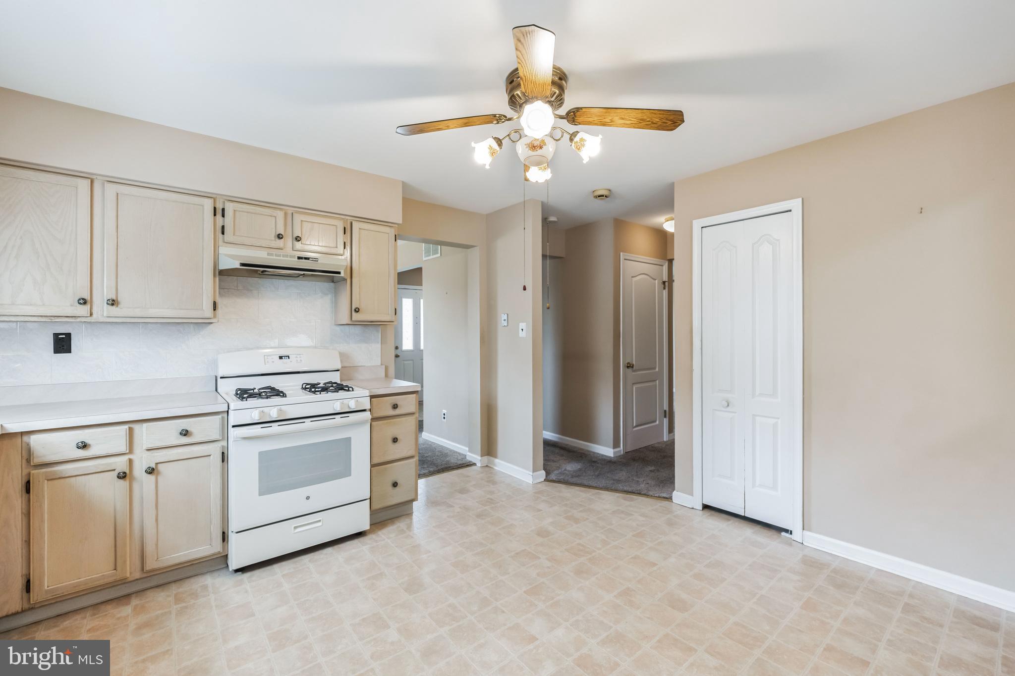 21 Hollybrook Drive Sewell, NJ 08080 - Photo 15 of 32