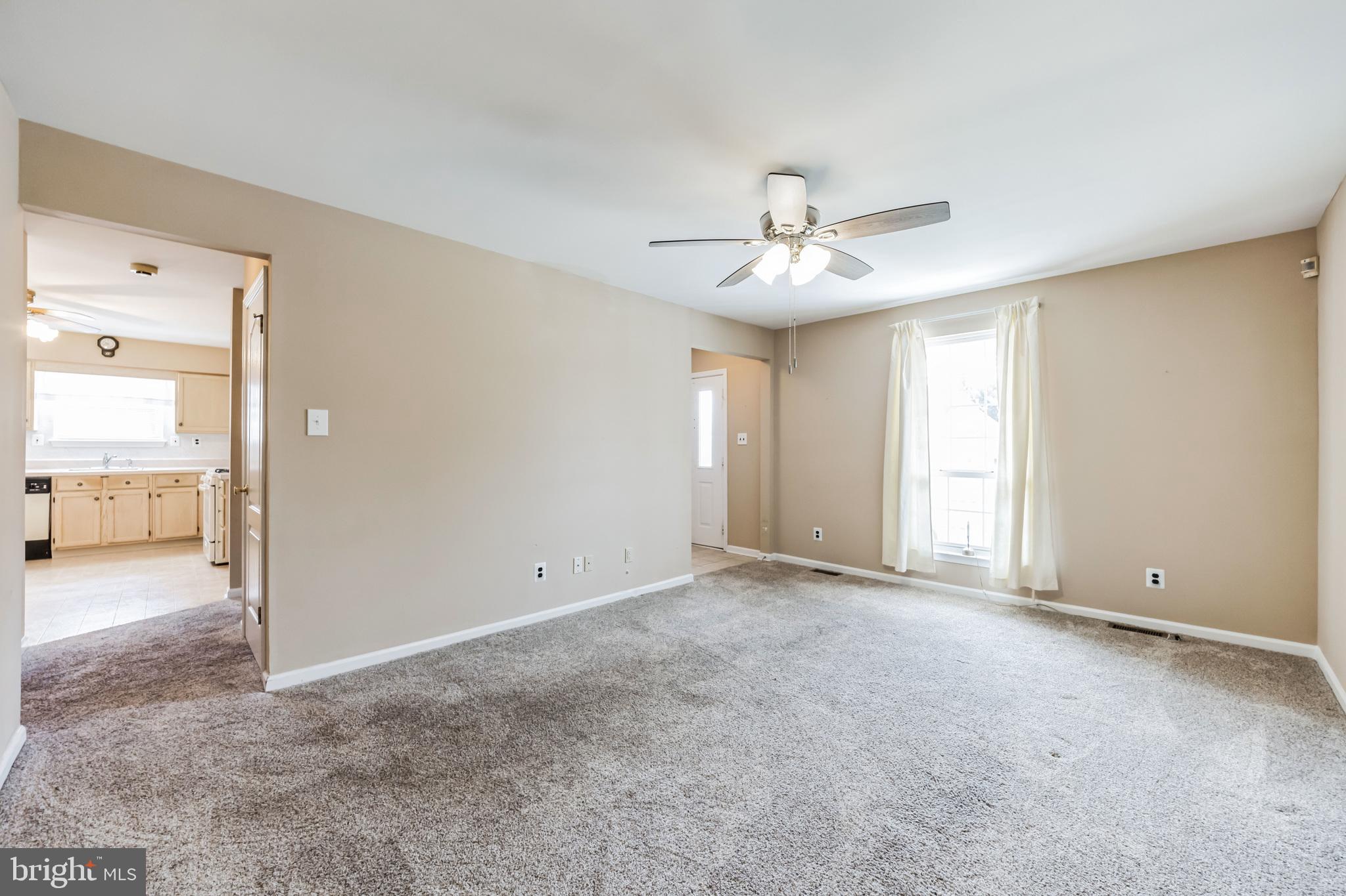 21 Hollybrook Drive Sewell, NJ 08080 - Photo 8 of 32