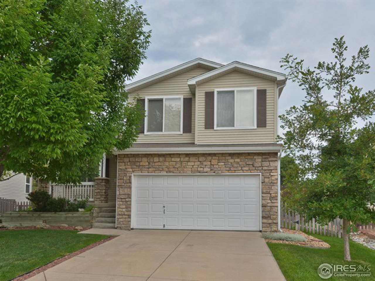 1221 Trail Ridge Road Longmont, CO 80504 - Photo 1 of 23