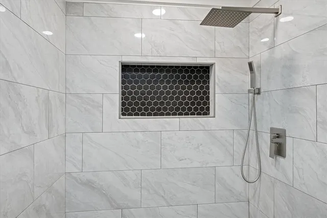 $524,900 | 62 Legend Road, Benbrook, TX 76132