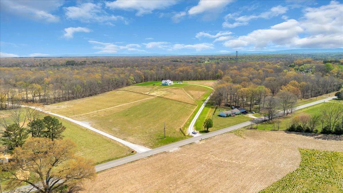 9492 Old Tullahoma Road Tullahoma, TN 37388 - Photo 3 of 14