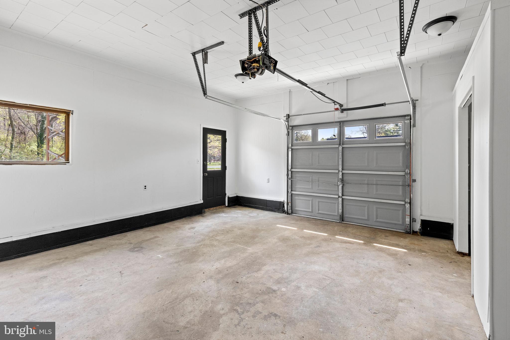 6749 Eldorado Road Federalsburg, MD 21632 - Photo 27 of 39 a view of a livingroom with an empty space
