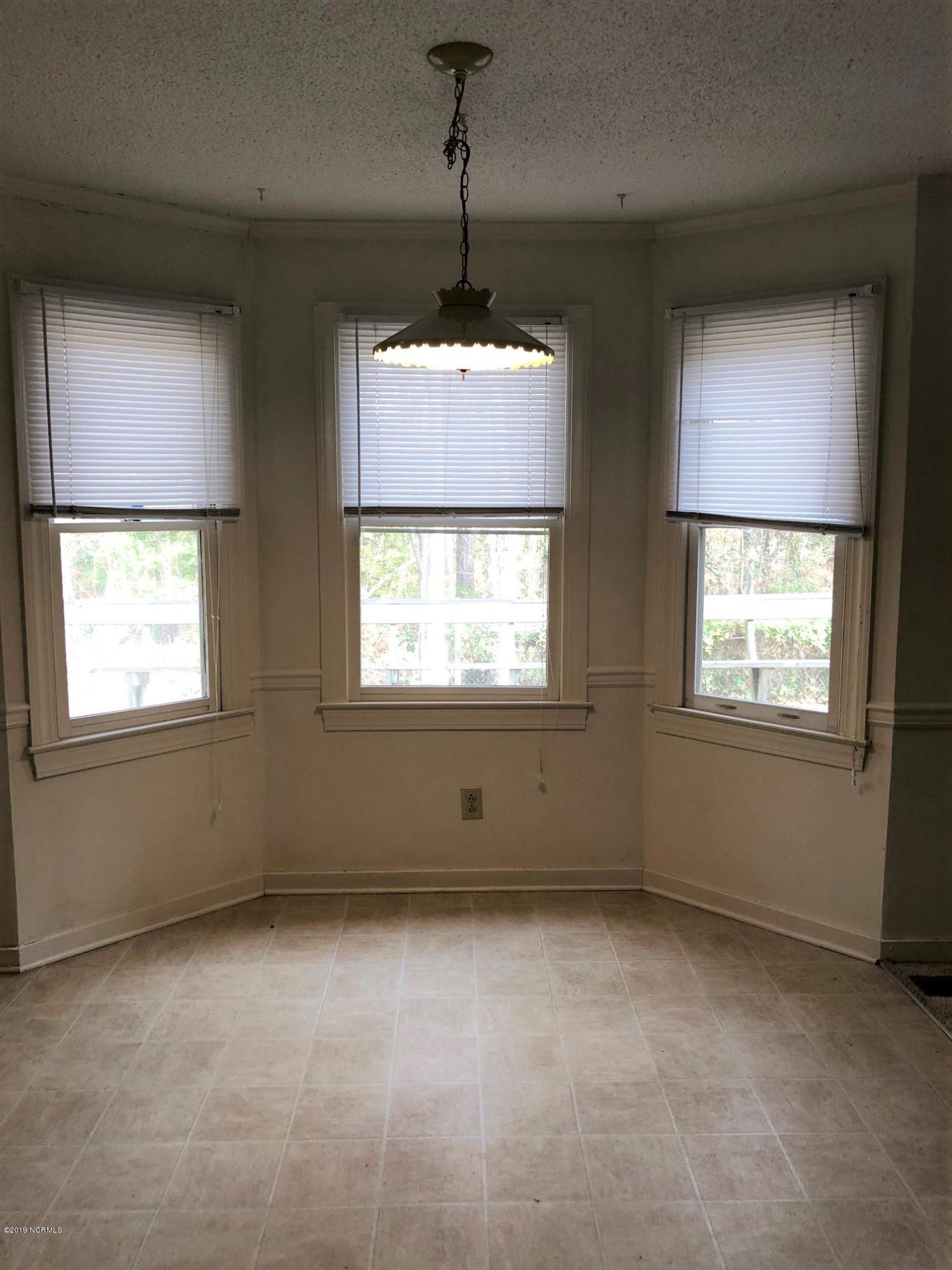 3 Raintree Way Havelock, NC 28532 - Photo 9 of 25 Breakfast nook