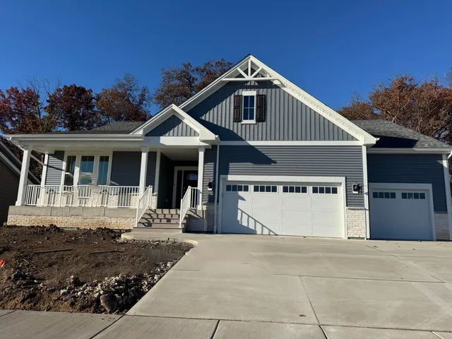 $634,900 | 528 Kiddle Lane, Union Grove, WI 53182