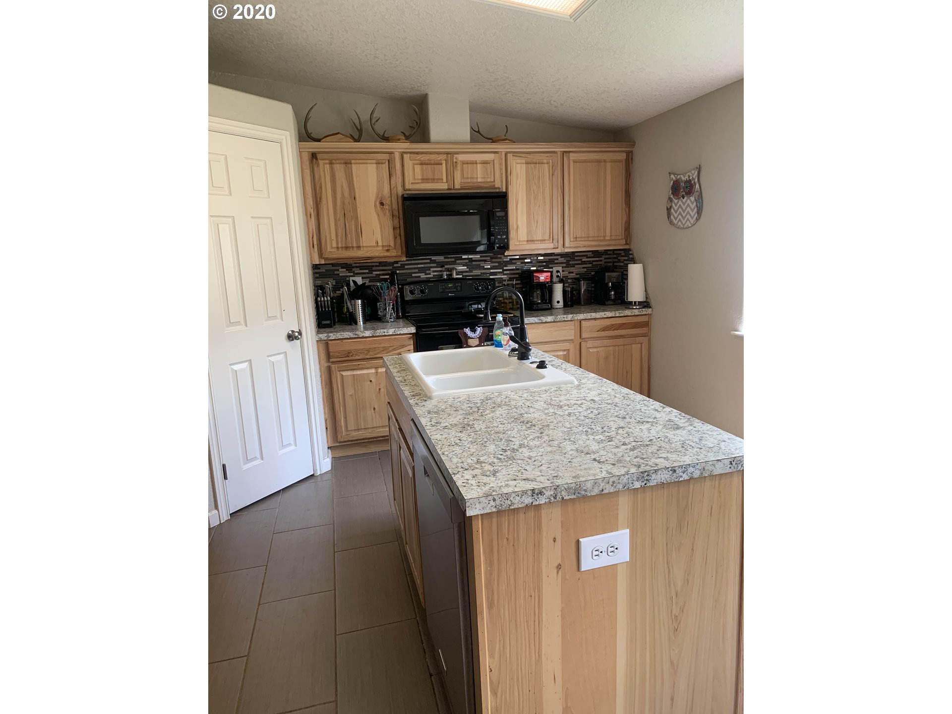 3020 Southwest Overlook Place Pendleton, OR 97801 - Photo 3 of 18