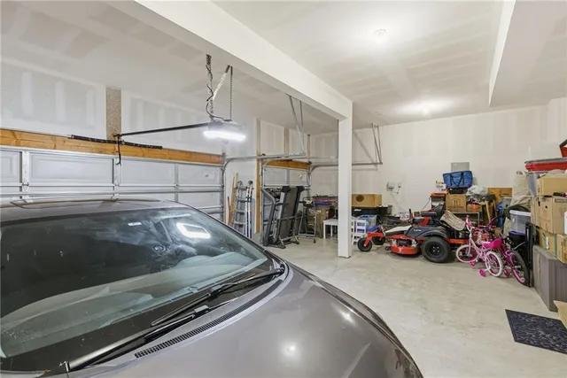 $639,000 | 305 Woodview Drive, Raymore, MO 64083