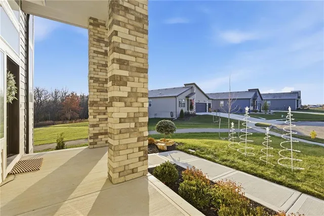 $639,000 | 305 Woodview Drive, Raymore, MO 64083