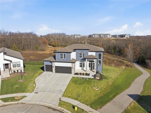 $639,000 | 305 Woodview Drive, Raymore, MO 64083