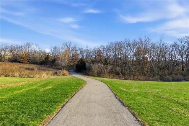 $639,000 | 305 Woodview Drive, Raymore, MO 64083