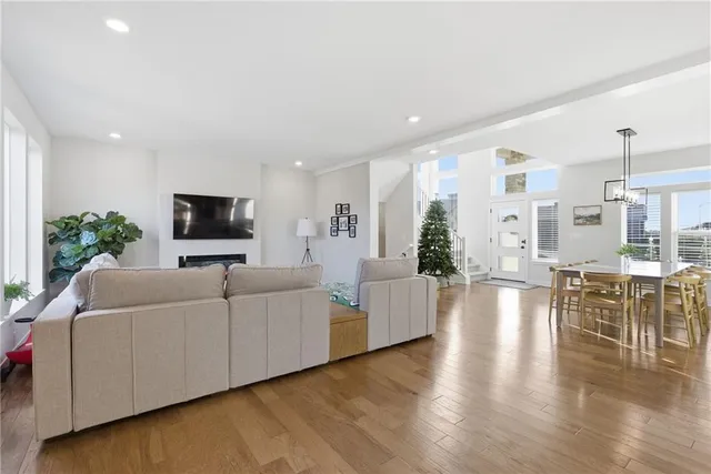 $639,000 | 305 Woodview Drive, Raymore, MO 64083