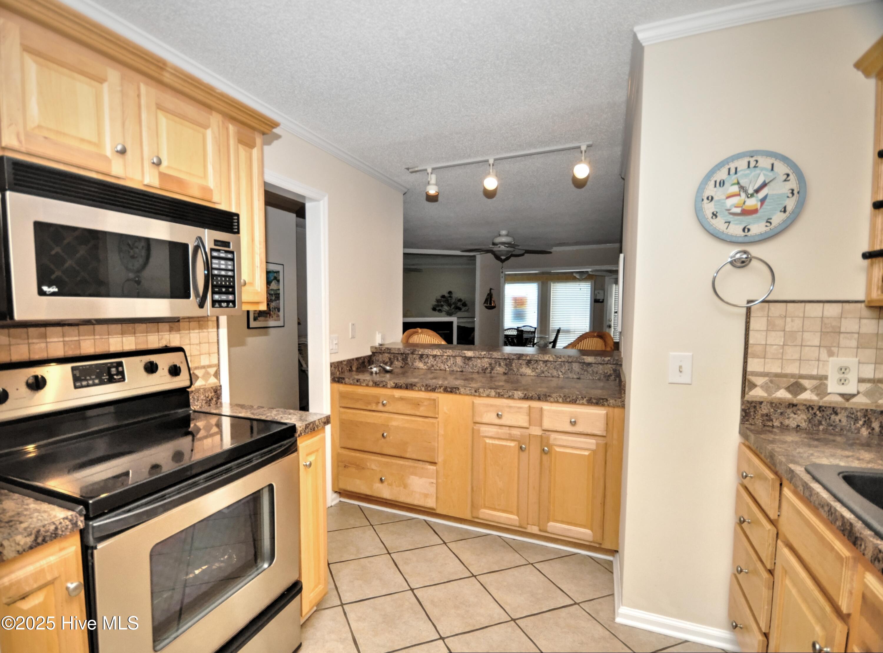 1767 Harborage Drive Southwest, Unit 2 Ocean Isle Beach, NC 28469 - Photo 11 of 39 Kitchen2