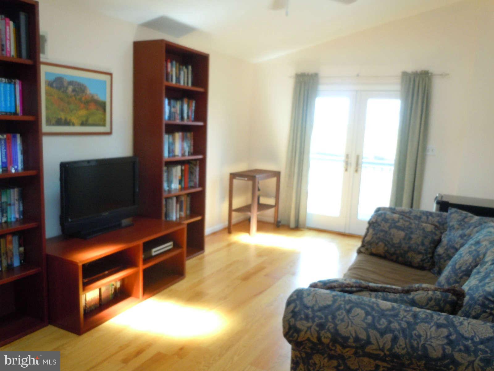 1231 Riverside Avenue Baltimore, MD 21230 - Photo 26 of 30 Bedroom (Master)