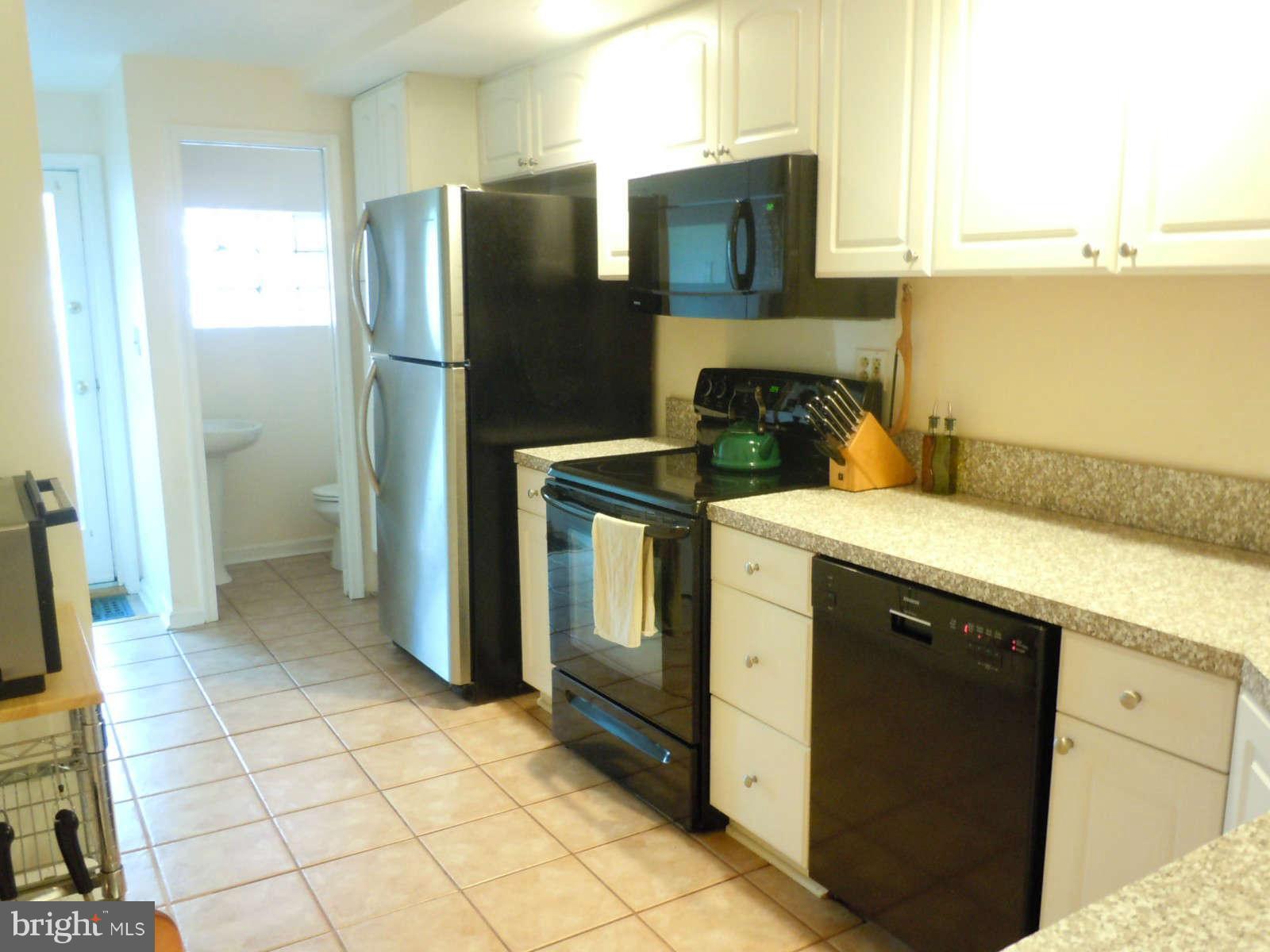 1231 Riverside Avenue Baltimore, MD 21230 - Photo 6 of 30 Kitchen