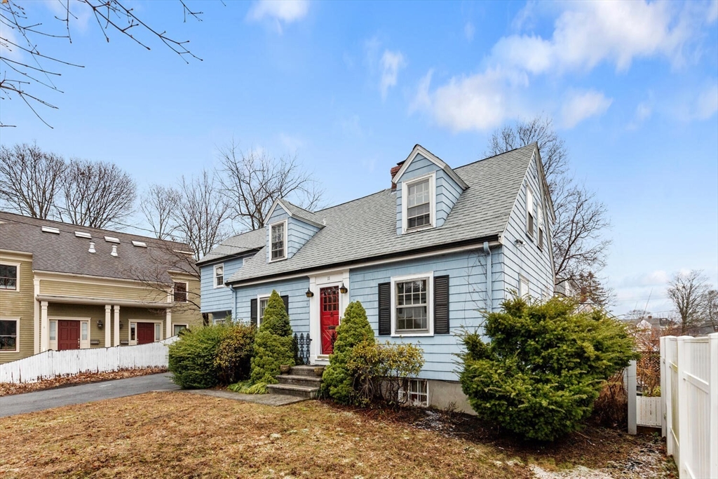 11 Barbara Terrace Watertown, MA 02472 - Photo 3 of 27