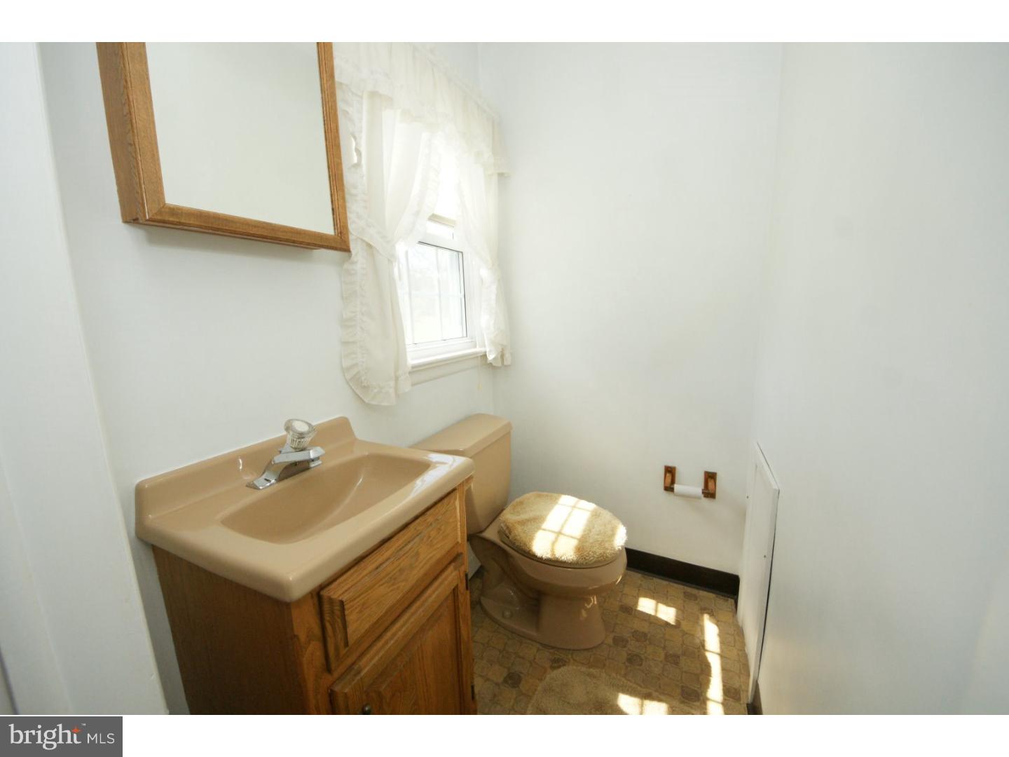 258 Pennington Harbourton Road Pennington, NJ 08534 - Photo 13 of 23 Bathroom
