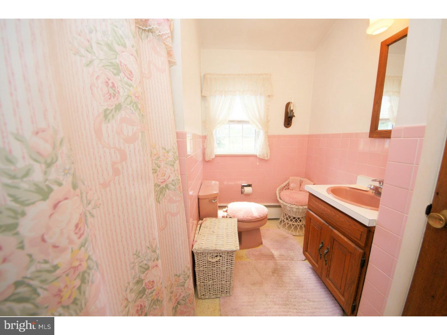 258 Pennington Harbourton Road Pennington, NJ 08534 - Photo 16 of 23 Bathroom