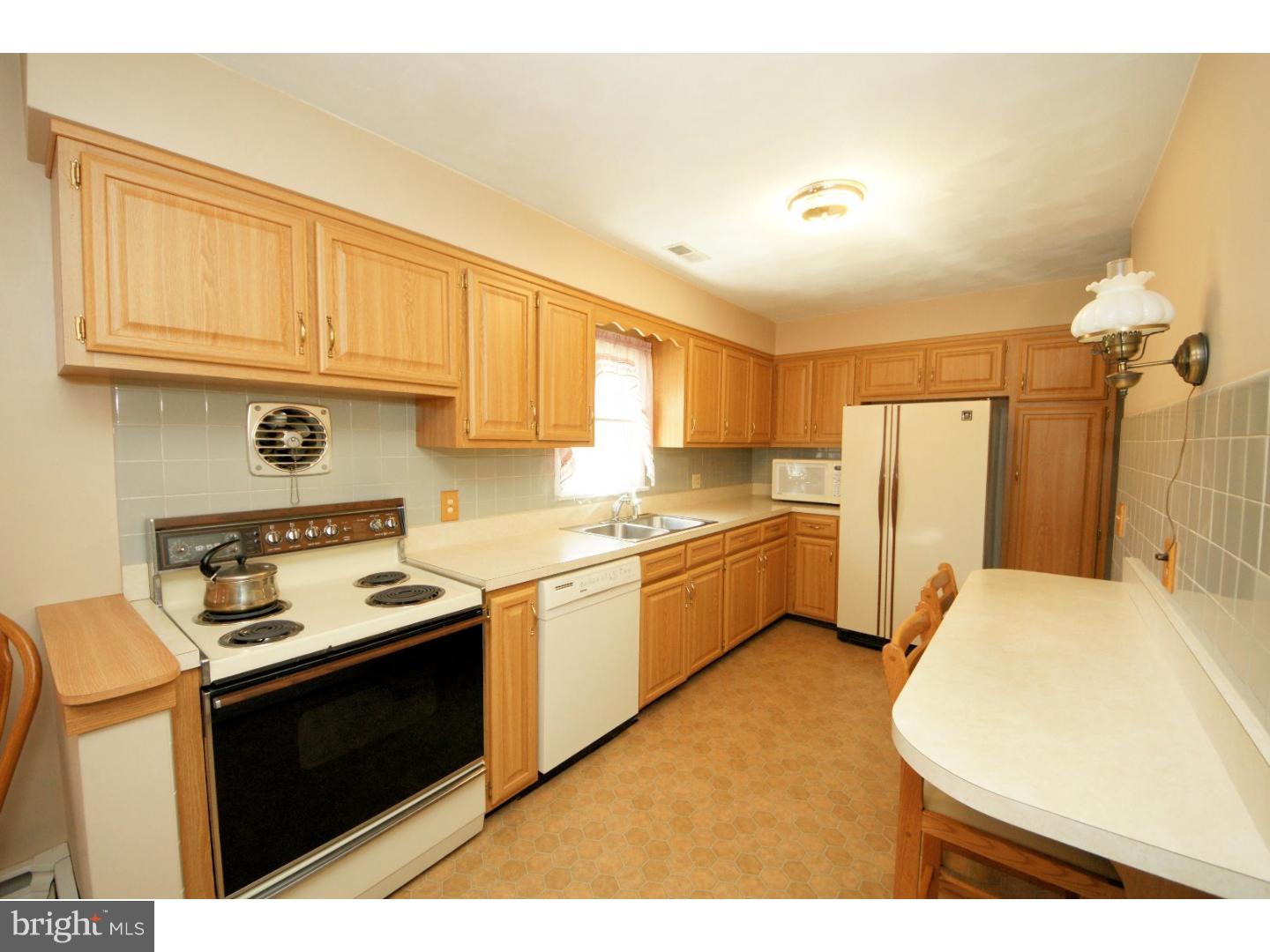 258 Pennington Harbourton Road Pennington, NJ 08534 - Photo 8 of 23 Kitchen