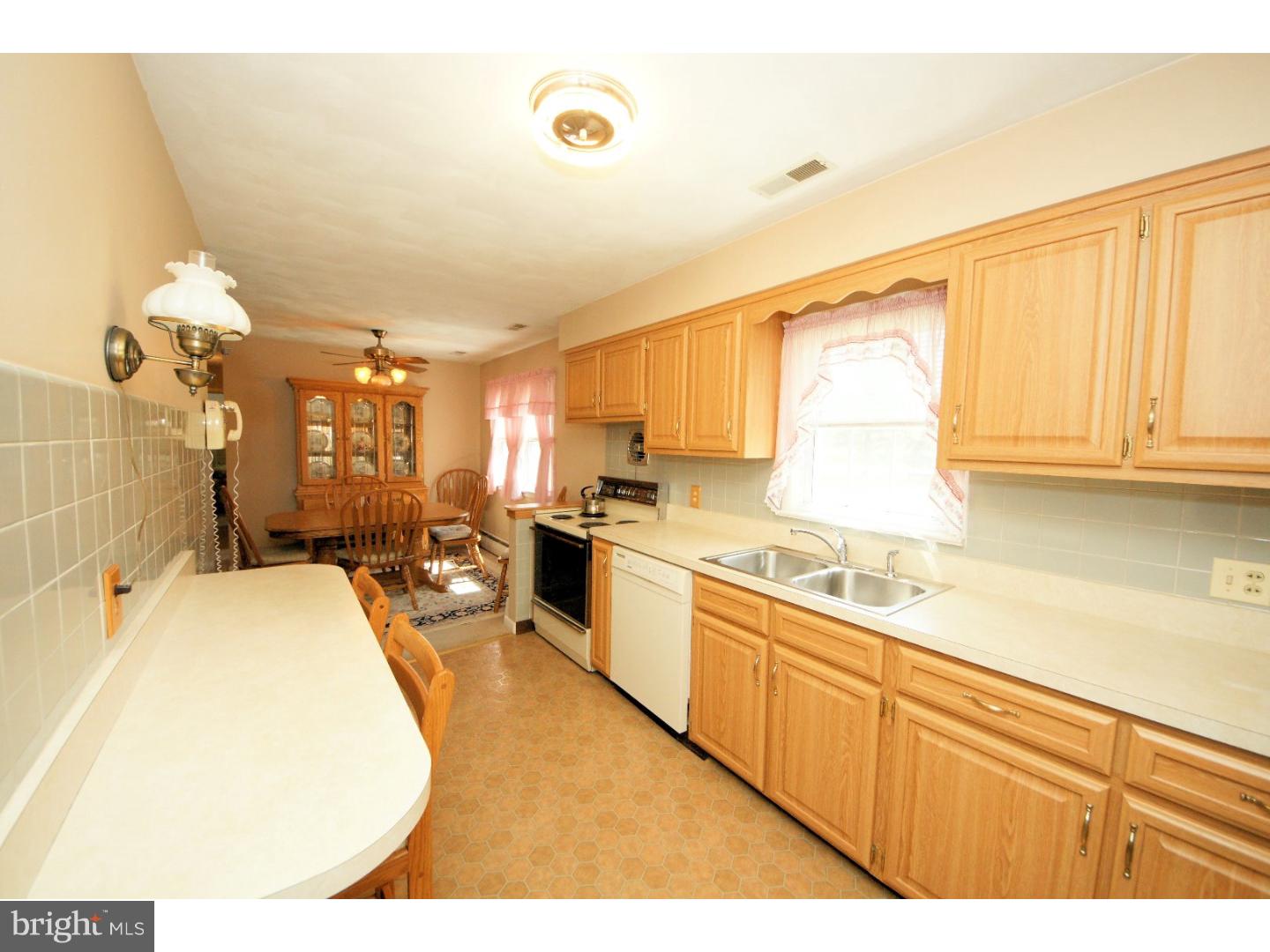 258 Pennington Harbourton Road Pennington, NJ 08534 - Photo 10 of 23 Kitchen