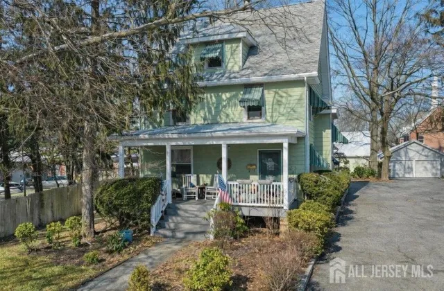 $750,000 | 19 Clinton Place, Metuchen, NJ 08840