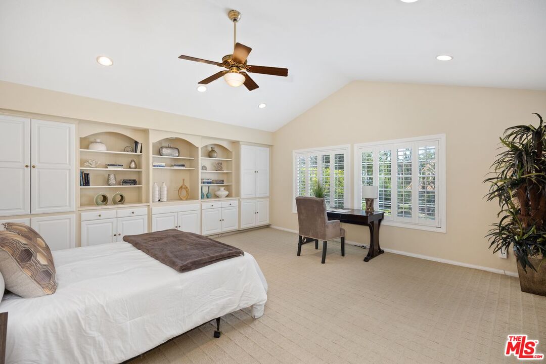 6808 East Georgetown Cir  