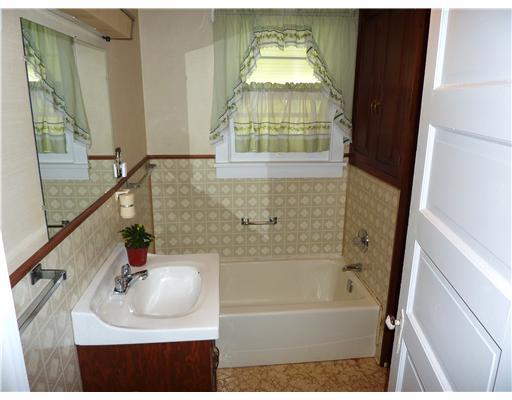 1665 Brodhead Road Coraopolis, PA 15108 - Photo 11 of 17 Full Bath.