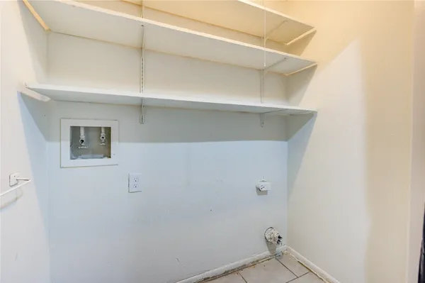 a view of utility room