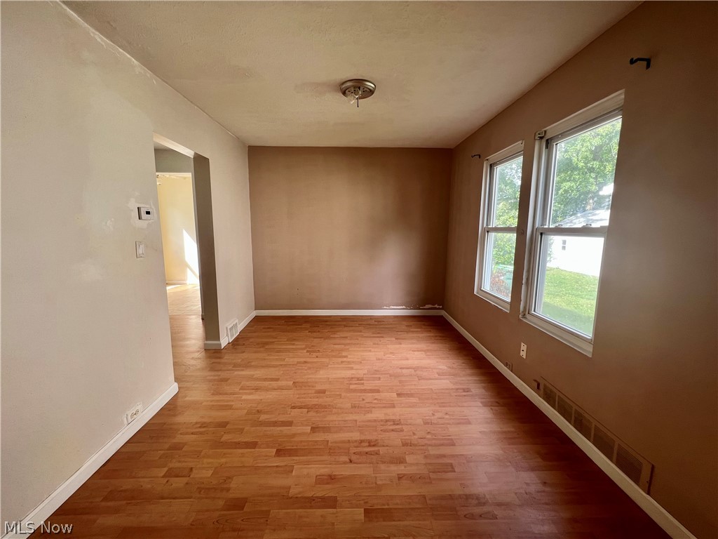 1548 Mapledale Road Wickliffe, OH 44092 - Photo 7 of 17 Gallery Image 7
