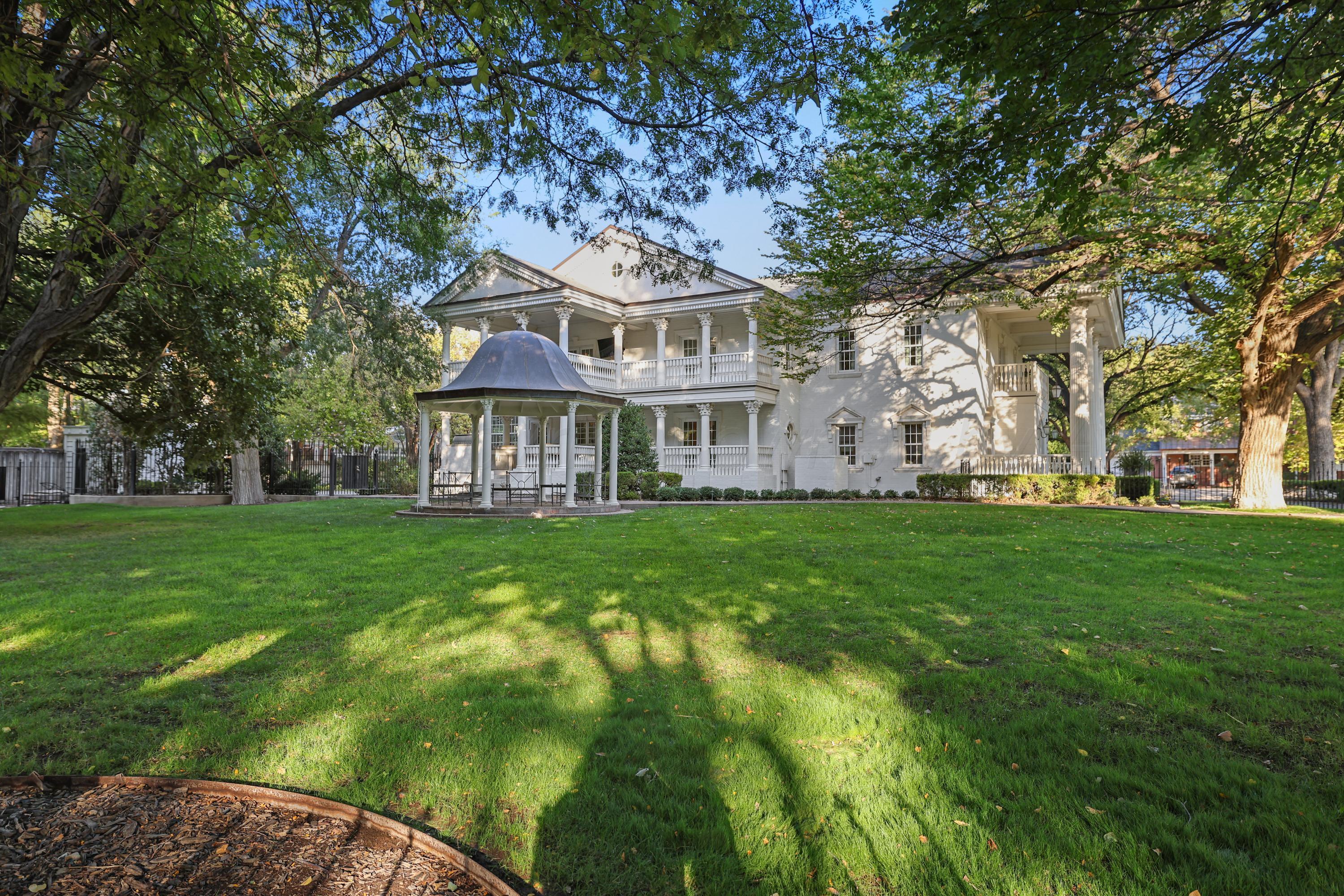 33 Oldham Circle Amarillo, TX 79109 - Photo 17 of 96 17-Side Yard