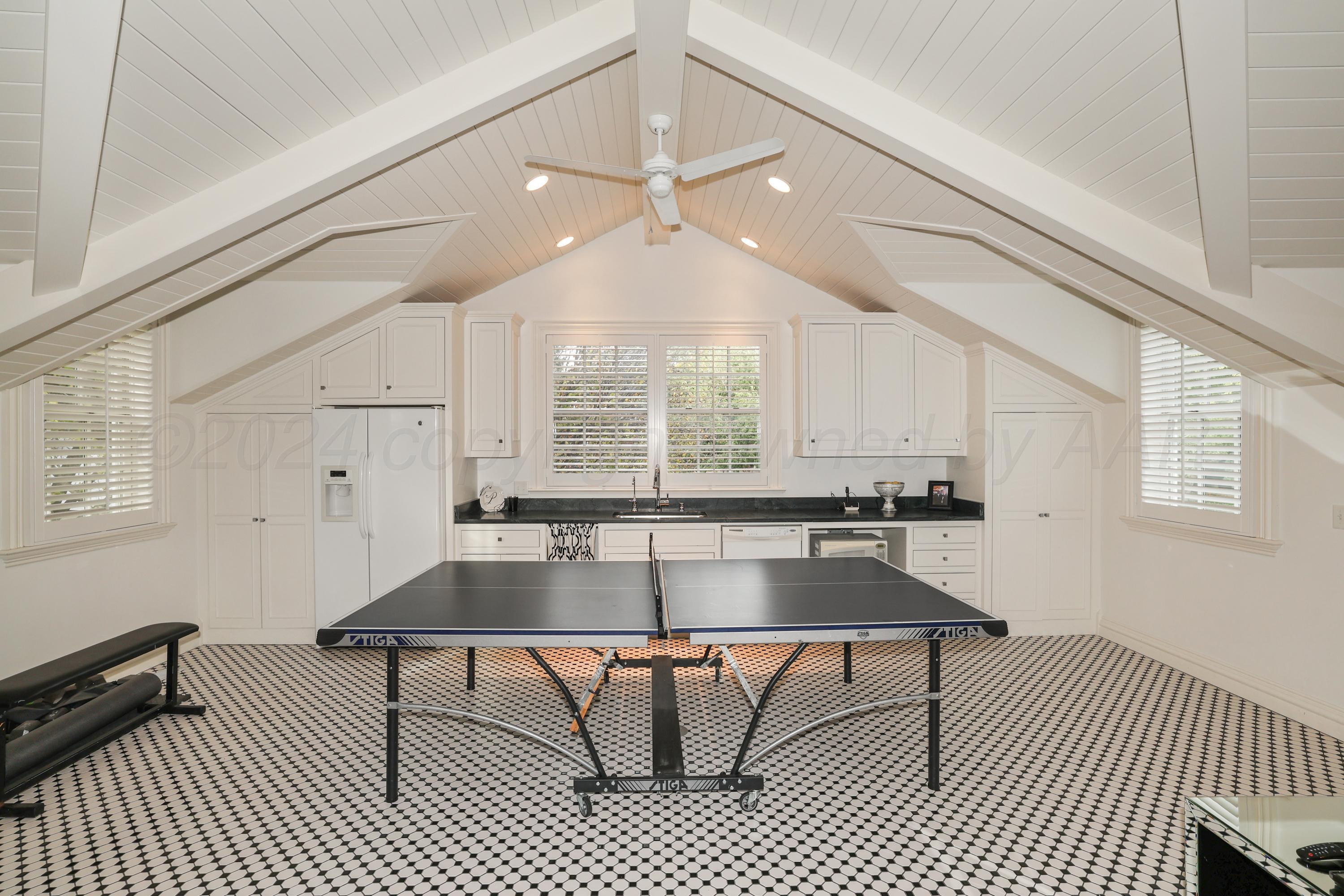 33 Oldham Circle Amarillo, TX 79109 - Photo 64 of 96 42-Upstairs Great Room Kitchenette