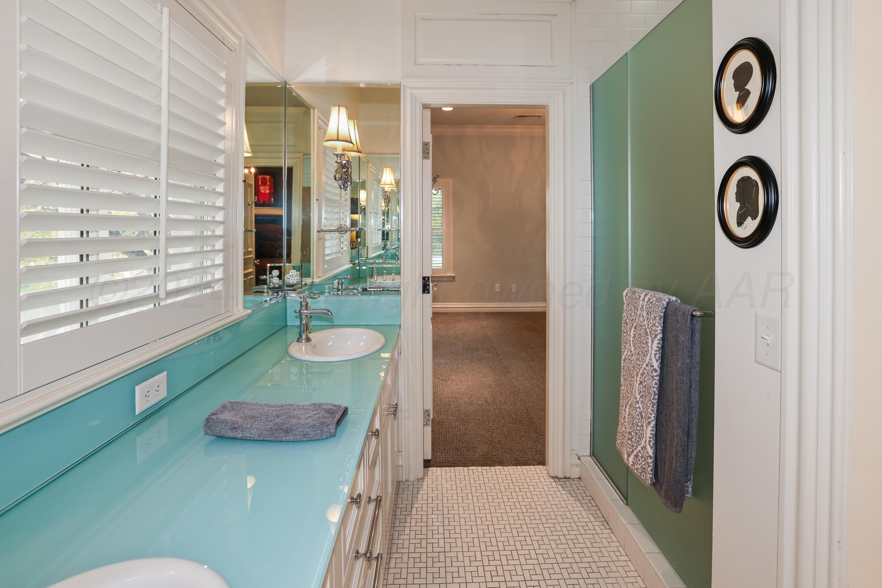 33 Oldham Circle Amarillo, TX 79109 - Photo 89 of 96 67-Jack N Jill Bath