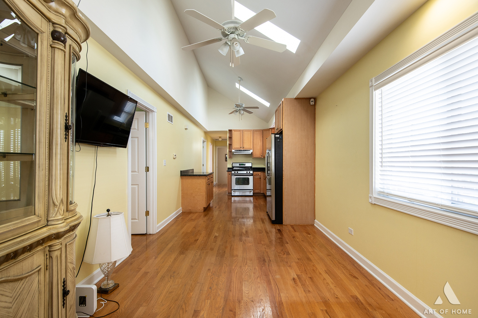 7319 West 58th Place Summit, IL 60501 - Photo 10 of 30 a view of a living room with furniture and flat screen tv
