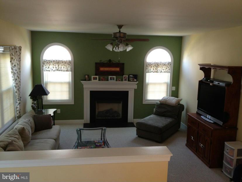 5630 New Forge Road White Marsh, MD 21162 - Photo 6 of 28 Living Room