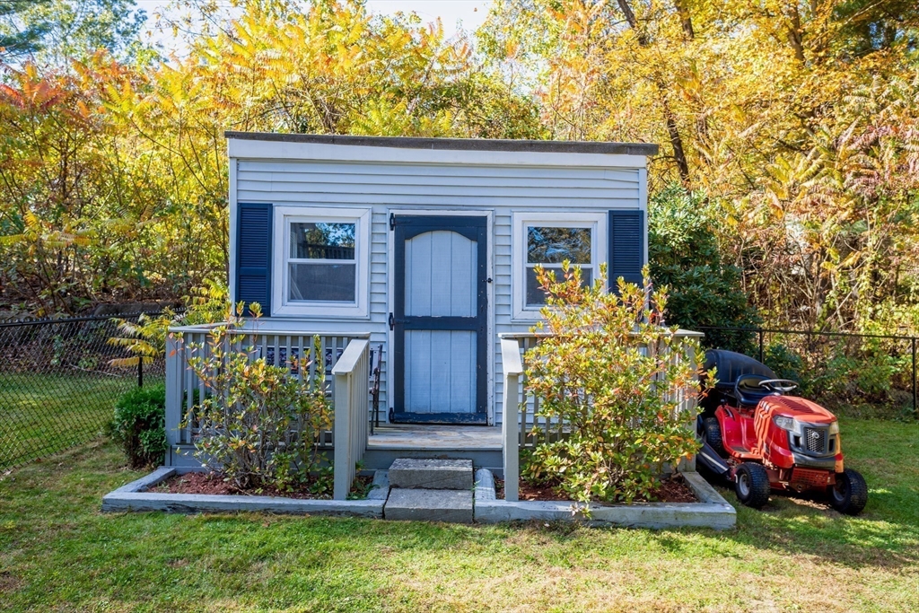 378 Rondeau Street Palmer, MA 01069 - Photo 21 of 31