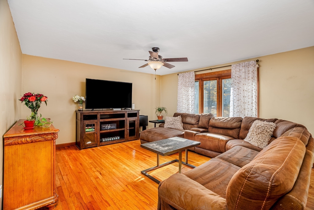 378 Rondeau Street Palmer, MA 01069 - Photo 8 of 31