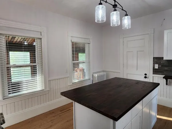 $1,800 | 105 East Main Street, Unit 2, Orange, MA 01364