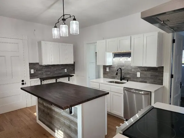 $1,800 | 105 East Main Street, Unit 2, Orange, MA 01364