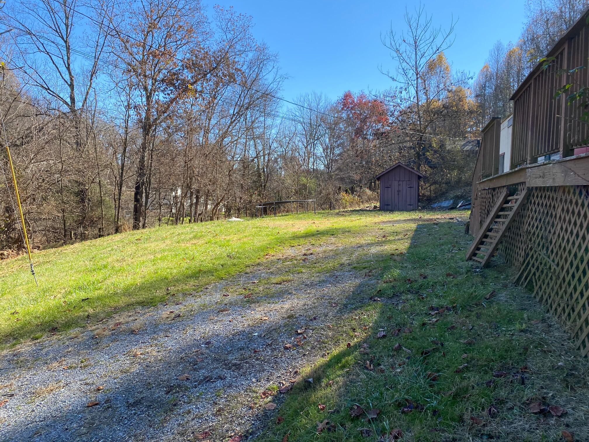 24491 Walden Road Abingdon, VA 24210 - Photo 1 of 4 IMG_3160