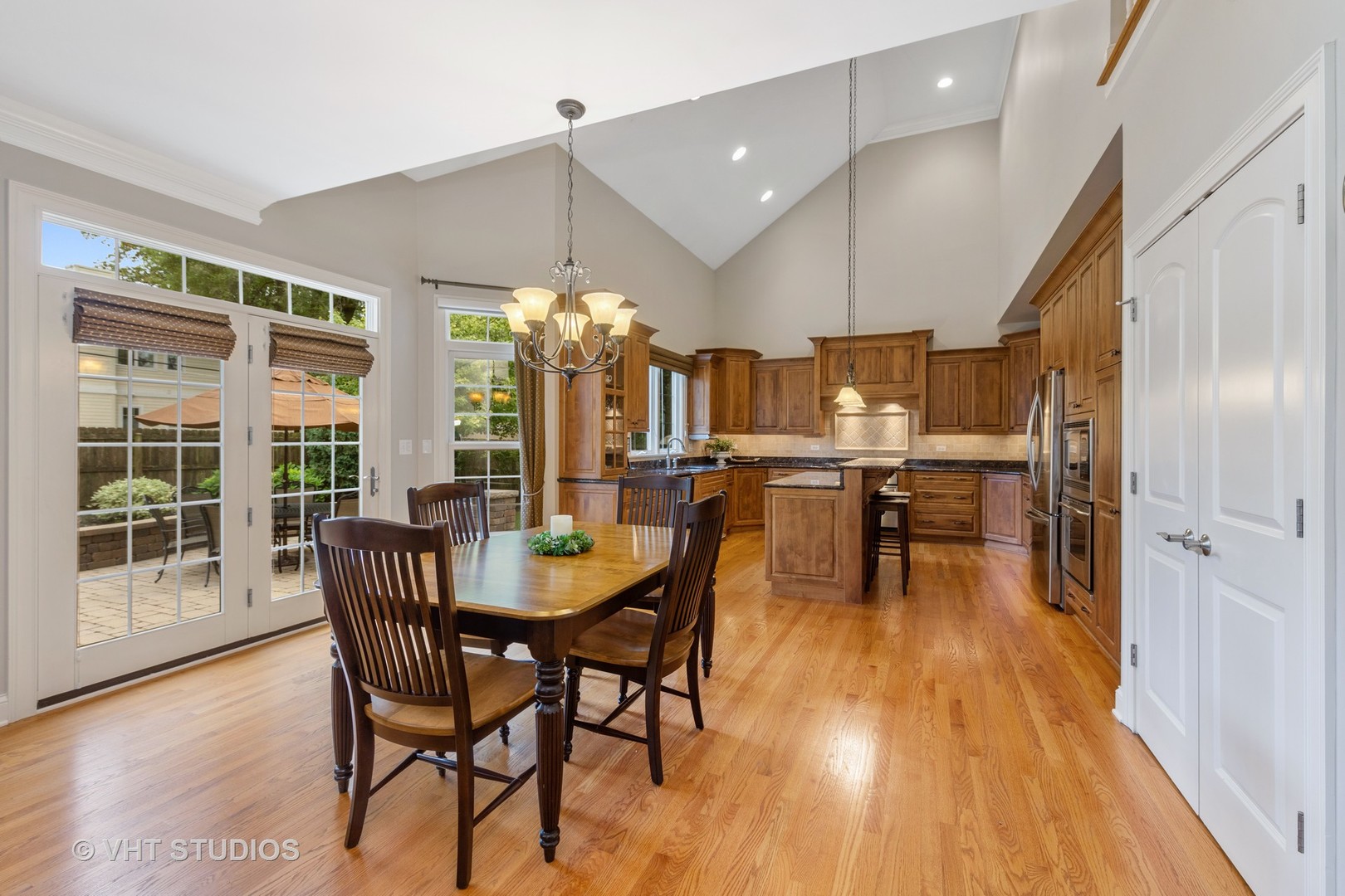 414 Turf Lane Wheaton, IL 60187 - Photo 9 of 35 Gallery Image 9