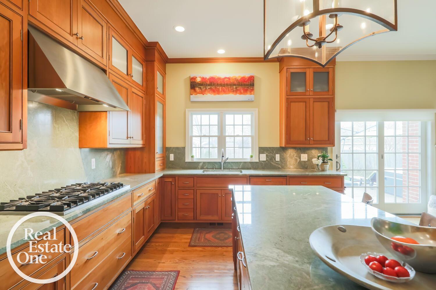 319 Cloverly Road Grosse Pointe, MI 48236 - Photo 19 of 42 50203564-c923cf1a-8e75-486c-b40e-c72ed55f4276.JPG
