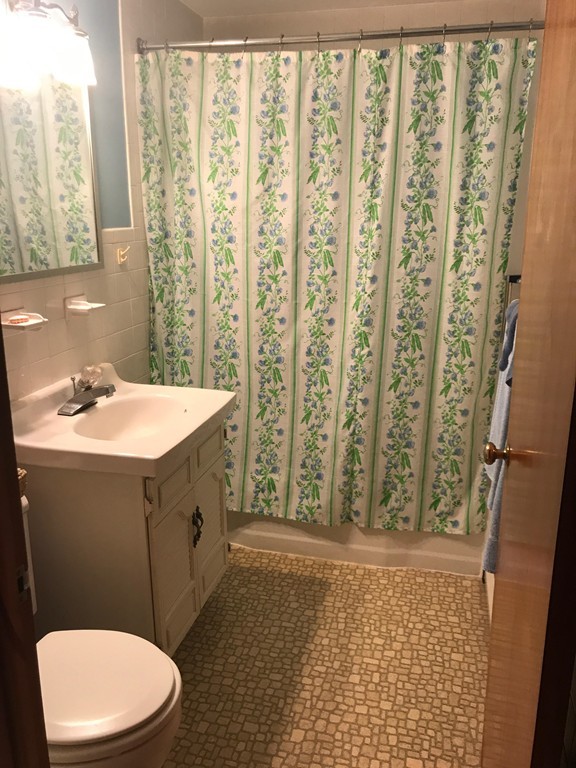 50 Shaker Road Westfield, MA 01085 - Photo 12 of 19 Gallery Image 12