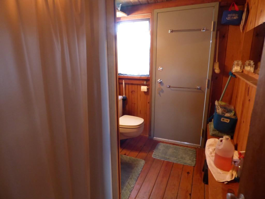 175 Red Cloud Road Ten Mile, TN 37880 - Photo 26 of 39 Bathroom (Medium)