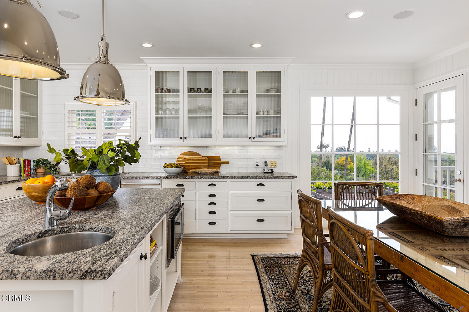 780 Huntington Circle Pasadena, CA 91106 - Photo 23 of 55 a kitchen that has a lot of cabinets in it