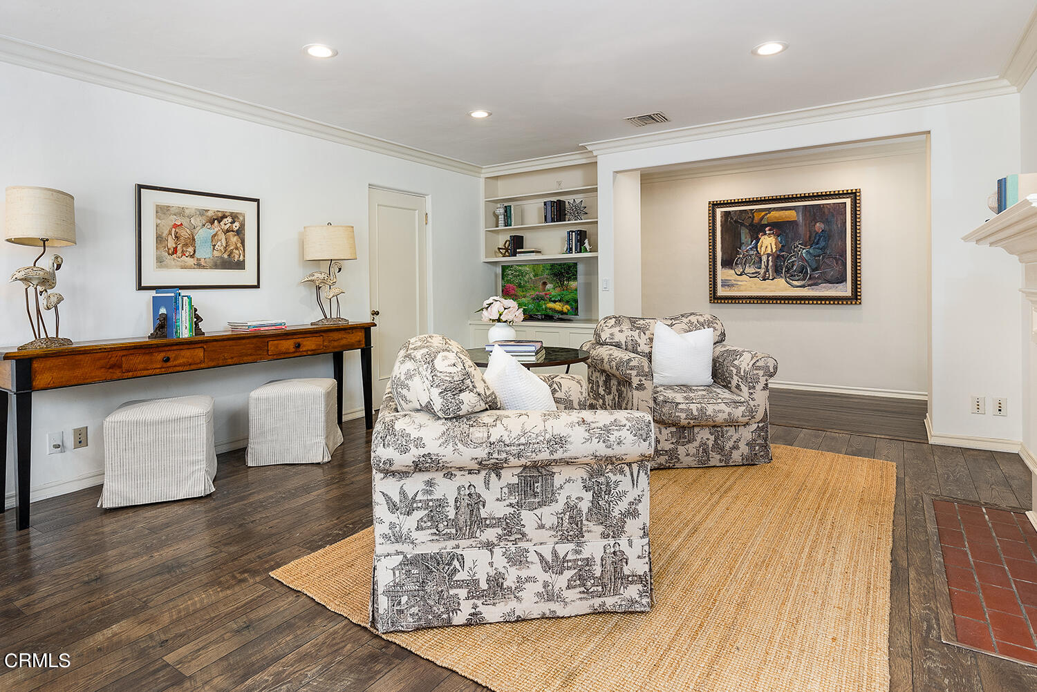 780 Huntington Circle Pasadena, CA 91106 - Photo 35 of 55 a living room with furniture and wooden floor