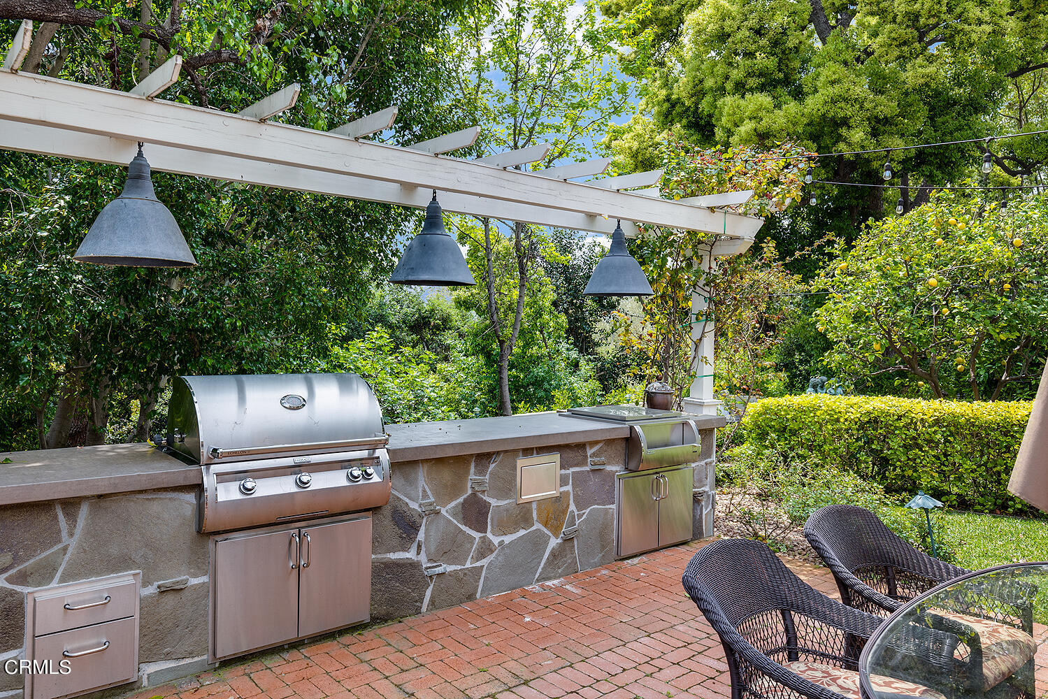 780 Huntington Circle Pasadena, CA 91106 - Photo 44 of 55 a outdoor view with a sitting space