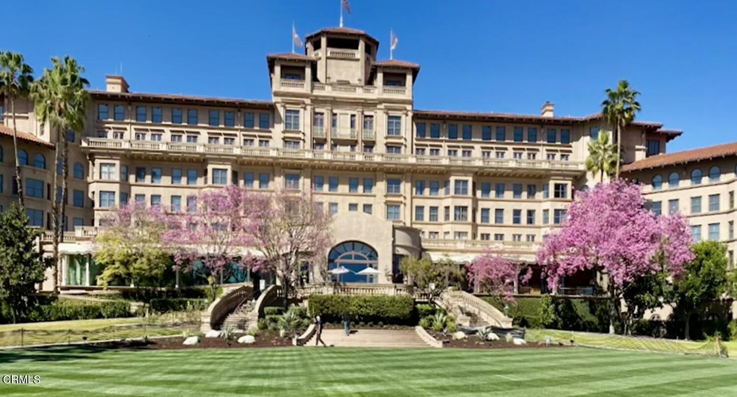 780 Huntington Circle Pasadena, CA 91106 - Photo 50 of 55 a front view of a house with a garden