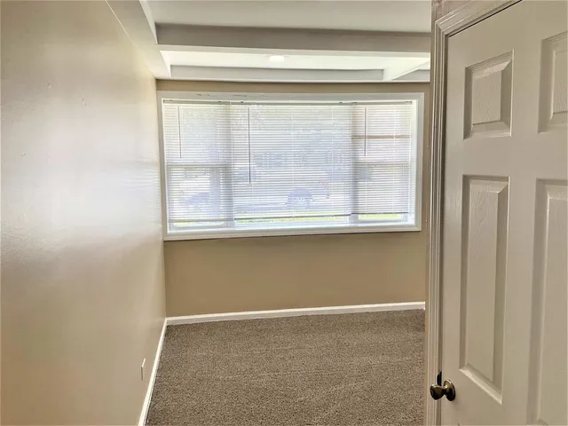 $2,795 | 4949 Paxton Road, Oak Lawn, IL 60453